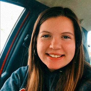 Meet your Posher, Abigail